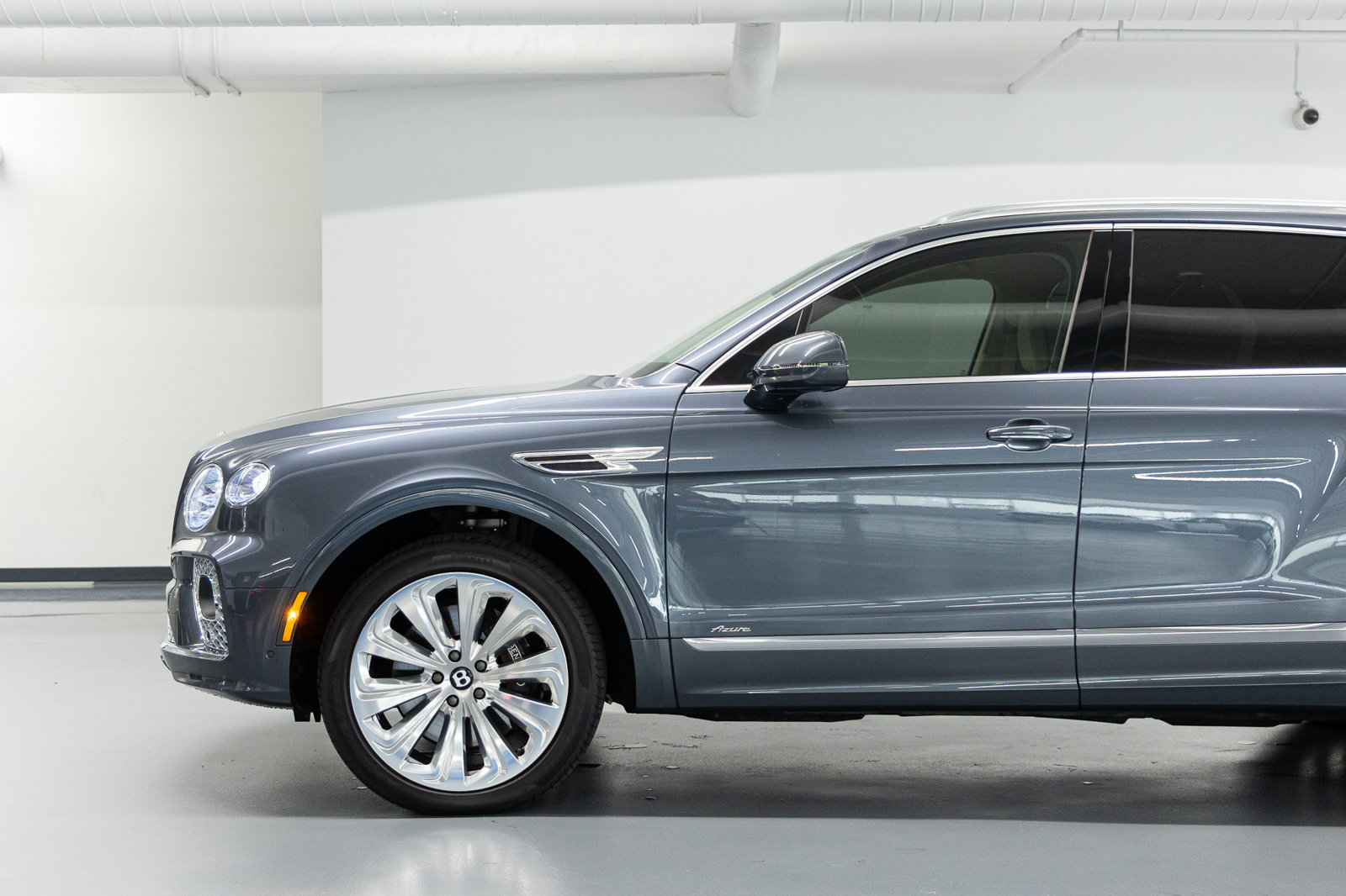 Certified 2023 Bentley Bentayga AWD/4WD image 17