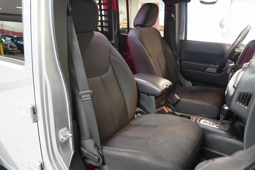 Used 2018 Jeep Wrangler Unlimited Sport S image 26