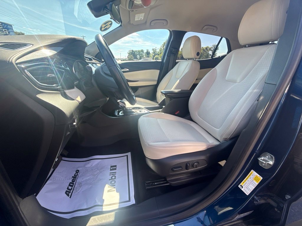 Used 2022 Buick Encore GX Select FWD image 19