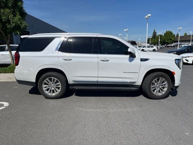 Used 2023 GMC Yukon SLT w/ SLT Luxury Package AWD/4WD image 3