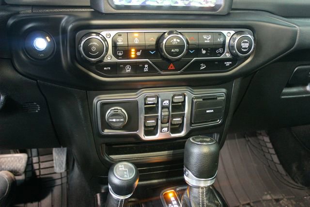 Used 2020 Jeep Wrangler Unlimited Sahara w/ Uconnect 4C Nav & Sound Group image 18