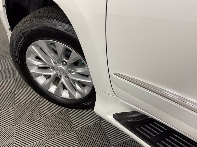 Used 2017 Lexus GX 460 AWD/4WD image 40