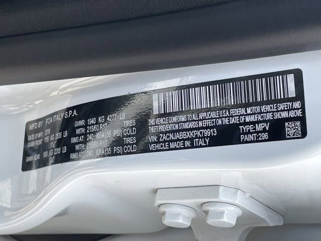 Used 2019 Jeep Renegade Latitude FWD image 26