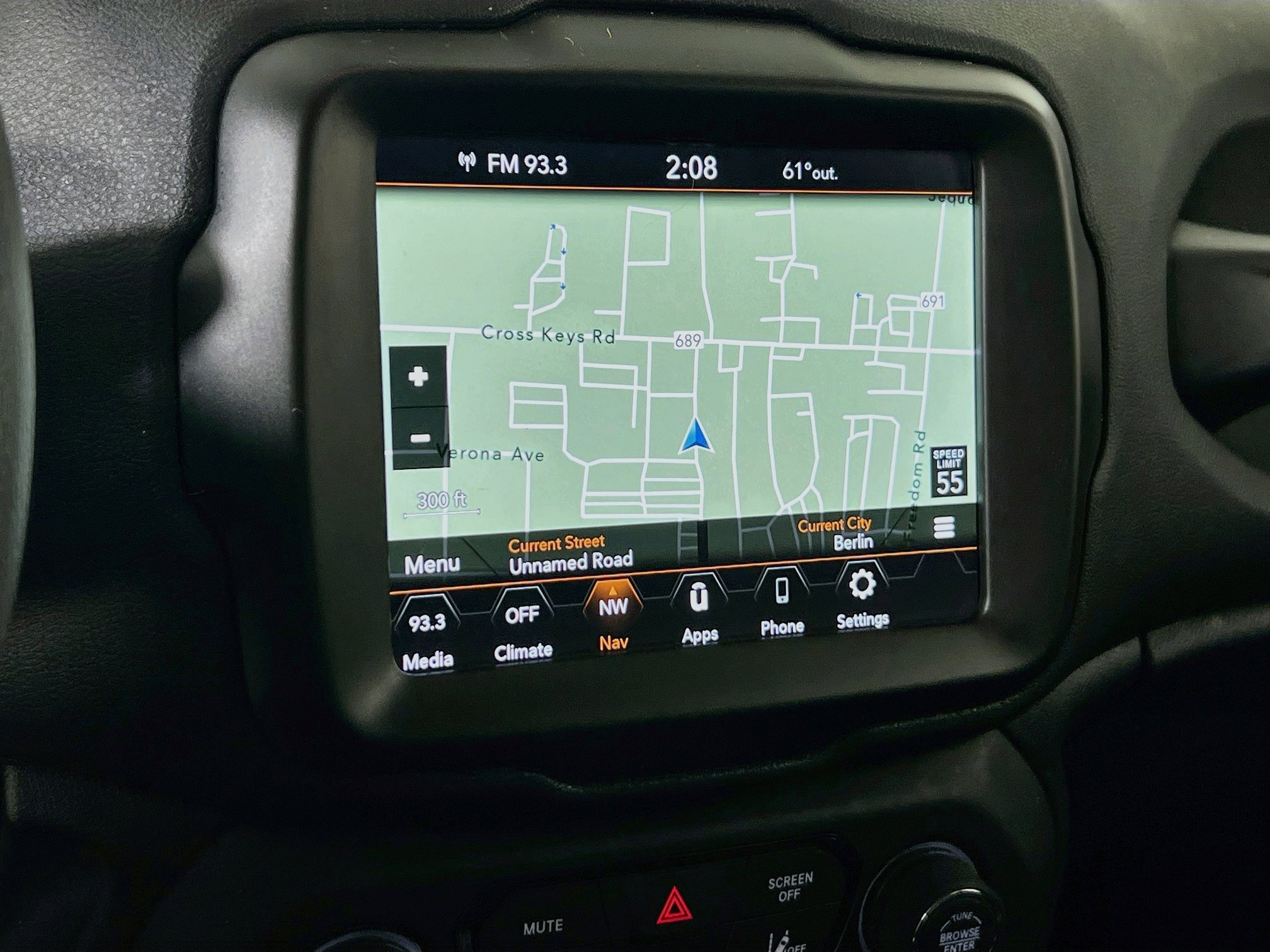 Used 2023 Jeep Renegade Latitude AWD/4WD image 13