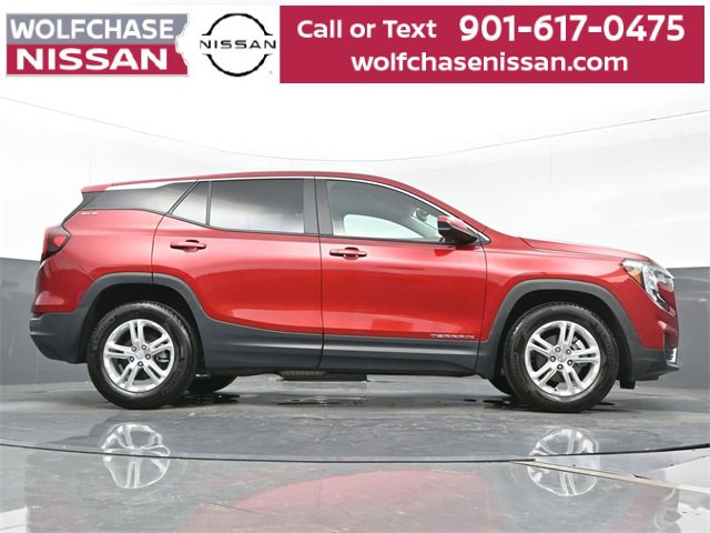 Used 2023 GMC Terrain SLE image 27