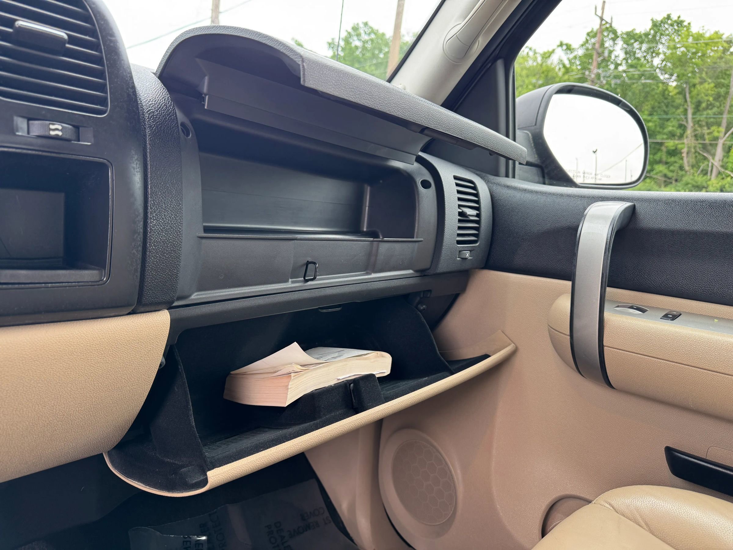 Used 2007 Chevrolet Silverado 1500 LT w/ Towing Package image 19