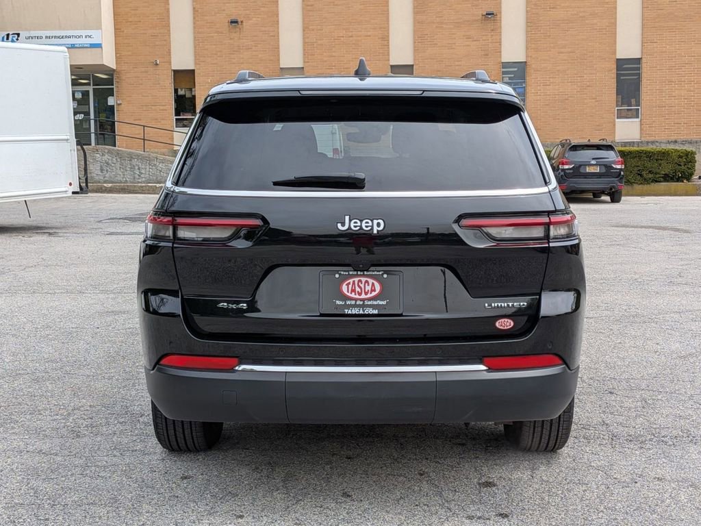 Used 2023 Jeep Grand Cherokee L Limited AWD/4WD image 4