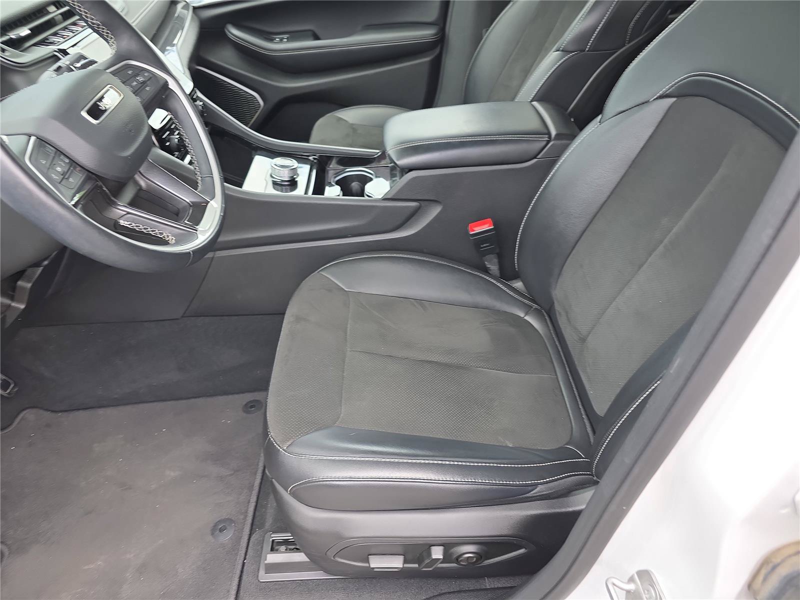 Used 2022 Jeep Grand Cherokee L Laredo AWD/4WD image 21