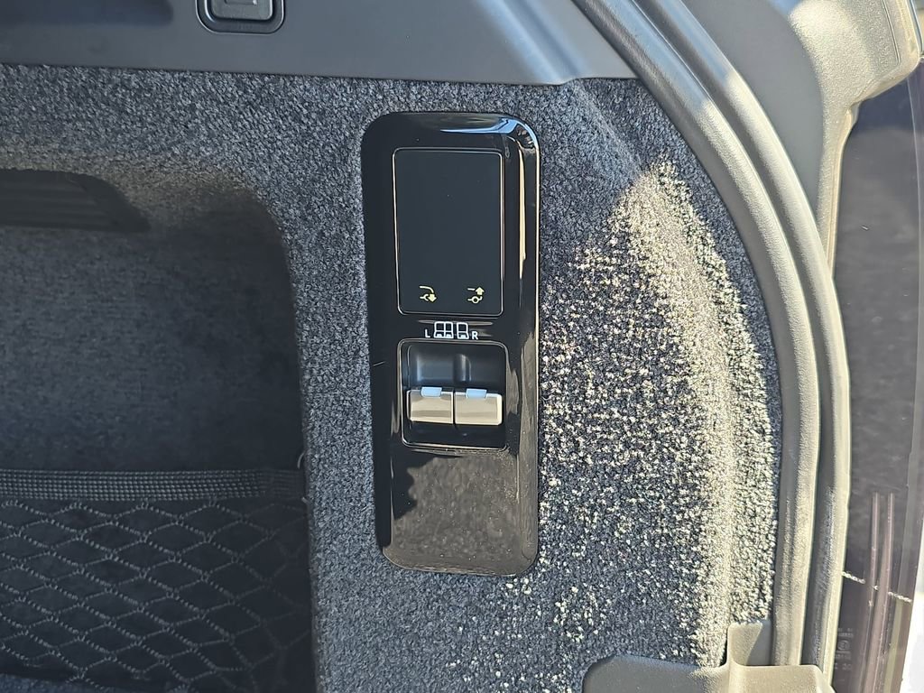 Used 2023 Land Rover Range Rover SE image 14