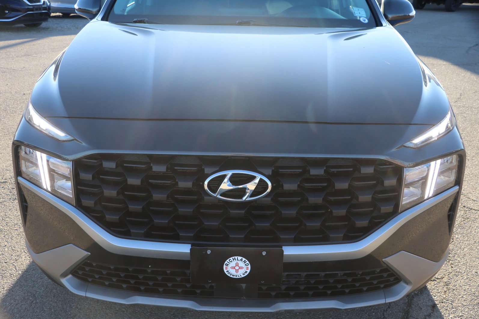 Used 2023 Hyundai Santa Fe SEL image 2