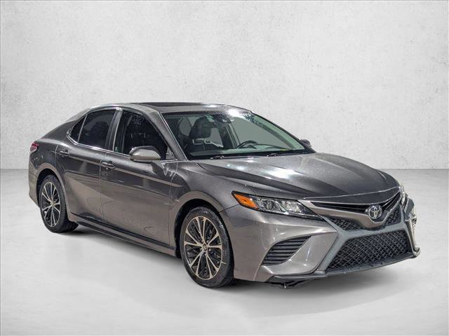 Used 2019 Toyota Camry SE FWD image 3