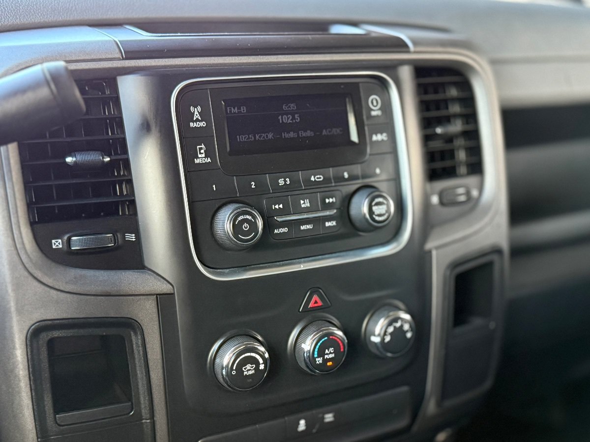 Used 2015 RAM 1500 ST RWD image 17