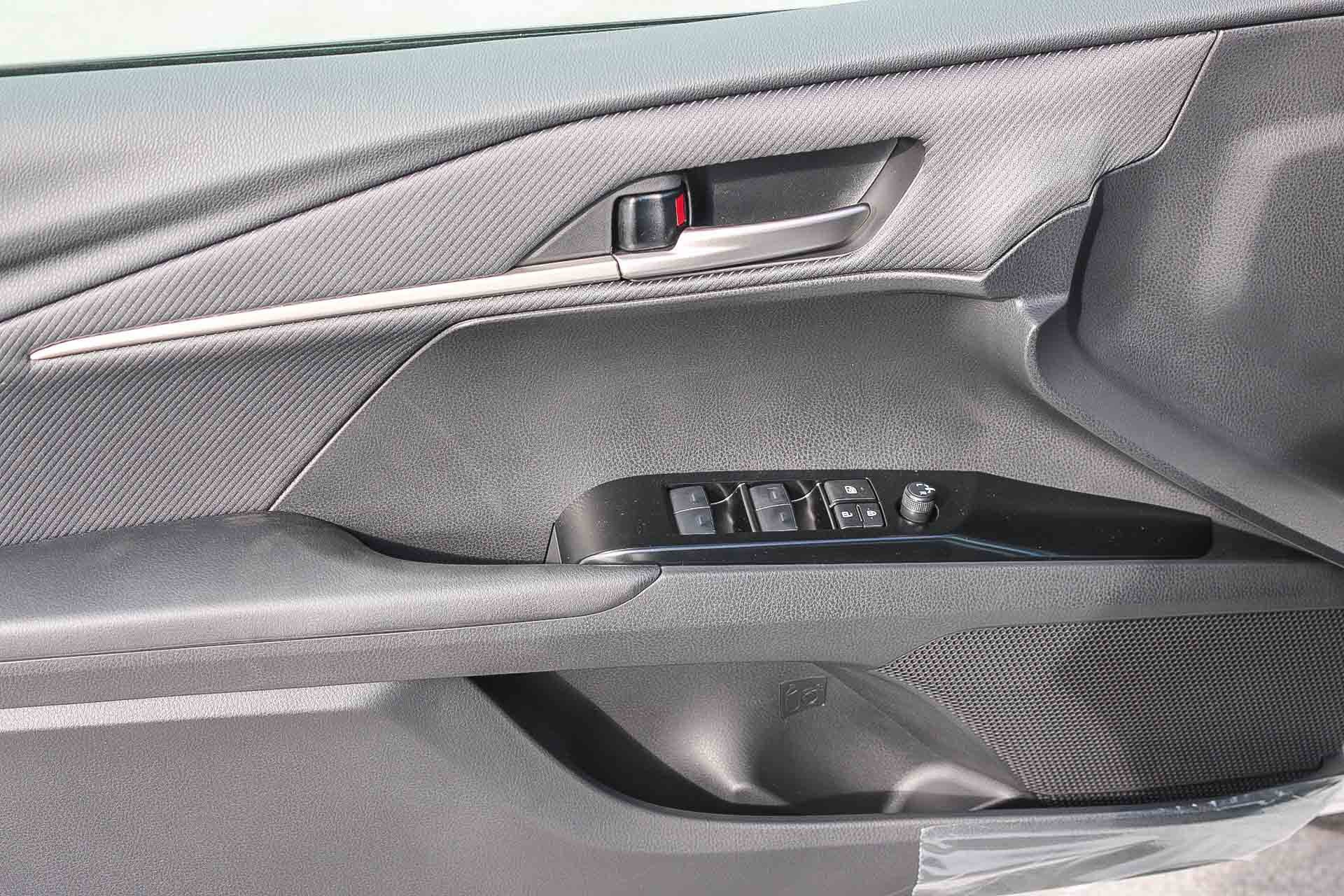 New 2026 Toyota Camry SE FWD image 23