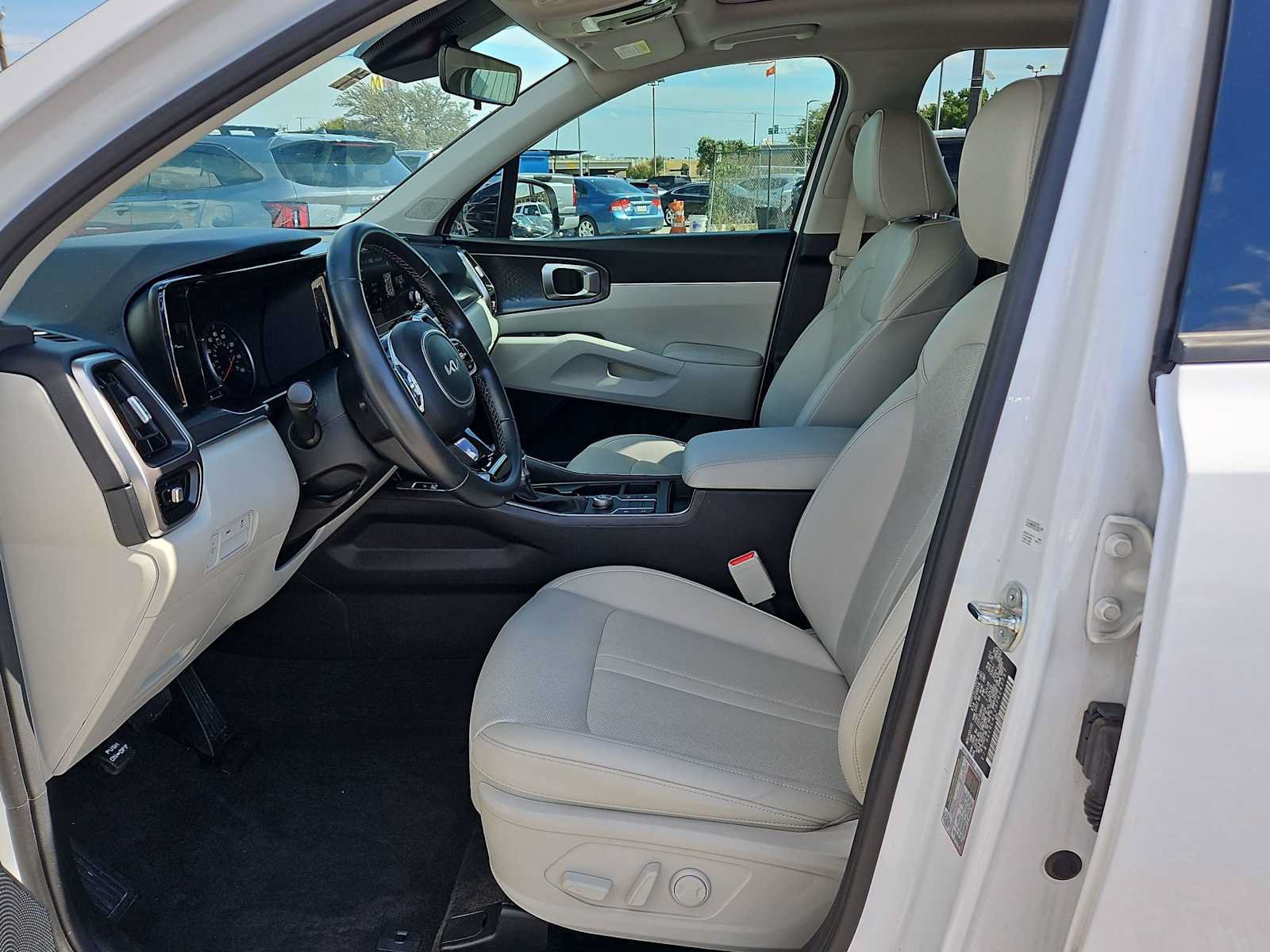 Certified 2023 Kia Sorento S w/ Panoramic Sunroof Package FWD image 15