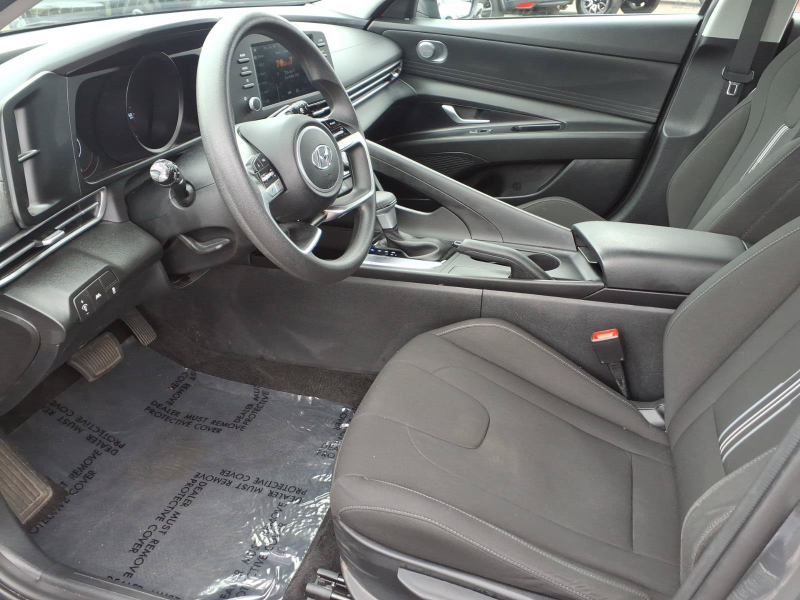Used 2023 Hyundai Elantra SEL w/ Cargo Package FWD image 11