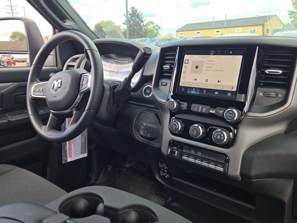 New 2026 RAM 5500 Tradesman AWD/4WD image 7