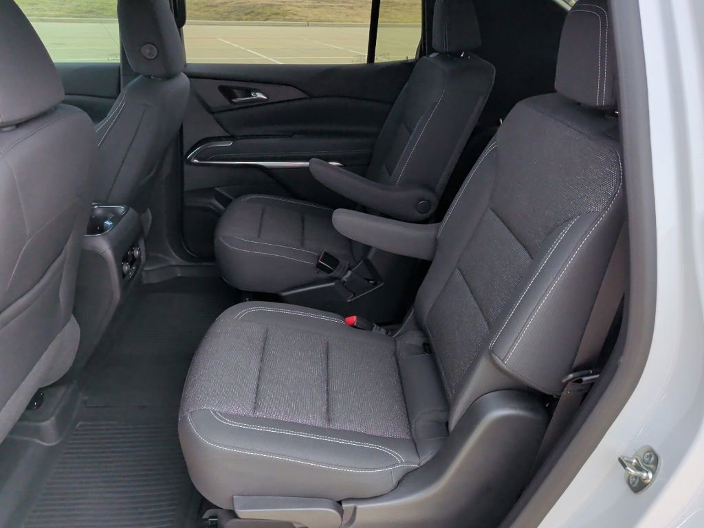 Used 2025 Chevrolet Traverse LT w/ Driver Confidence Package image 34