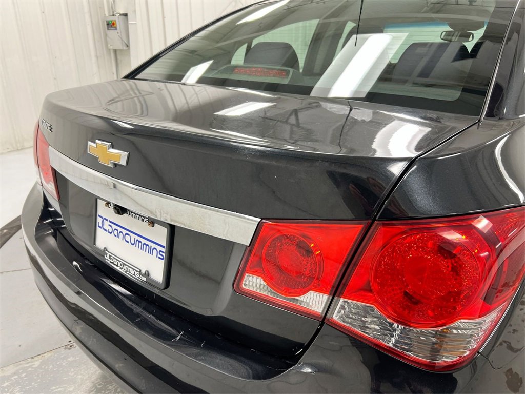 Used 2015 Chevrolet Cruze LS image 32
