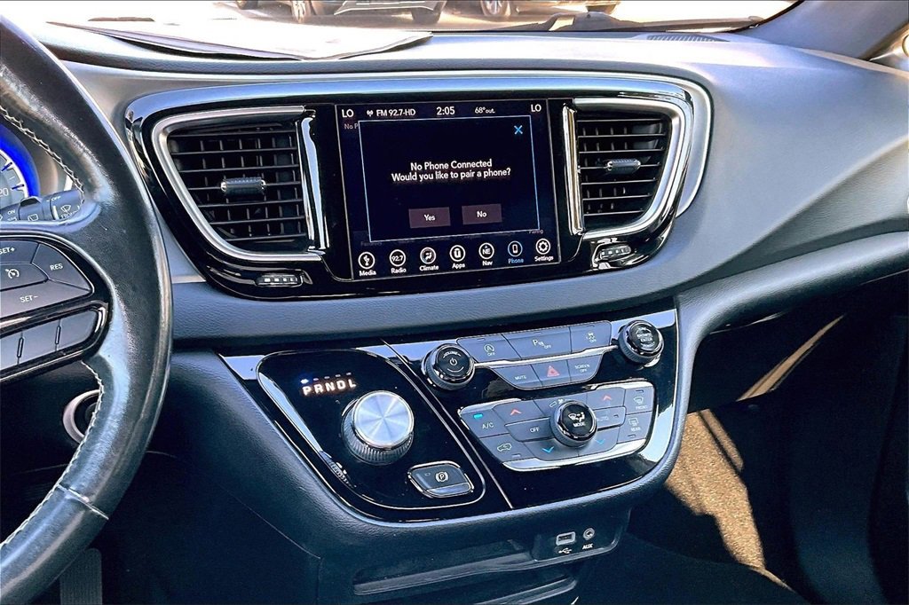 Used 2019 Chrysler Pacifica Touring Plus w/ S Appearance Package image 8