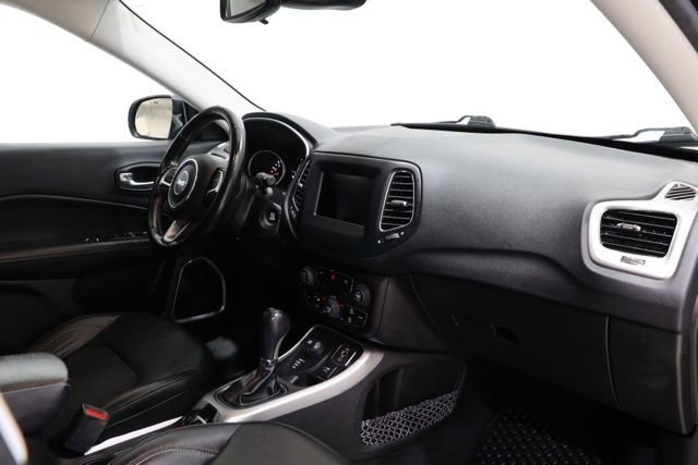 Used 2020 Jeep Compass Latitude w/ Cold Weather Group image 17
