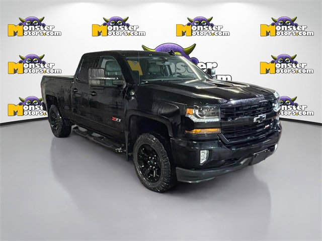 Used 2018 Chevrolet Silverado 1500 LT w/ Midnight Edition image 3