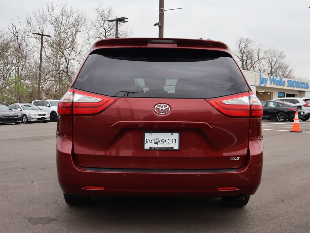 Used 2015 Toyota Sienna XLE Premium image 6