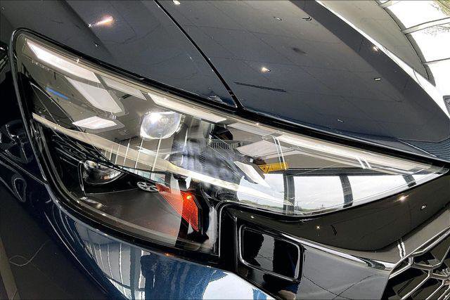 Certified 2025 Audi RS Q8 performance AWD/4WD image 32