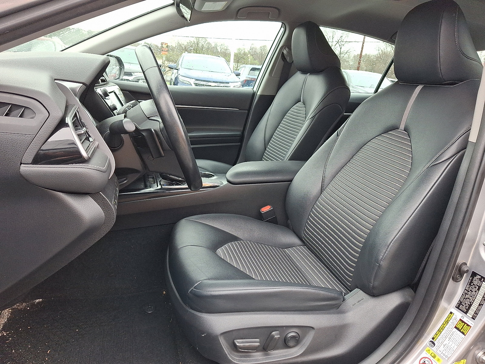 Used 2019 Toyota Camry SE image 15