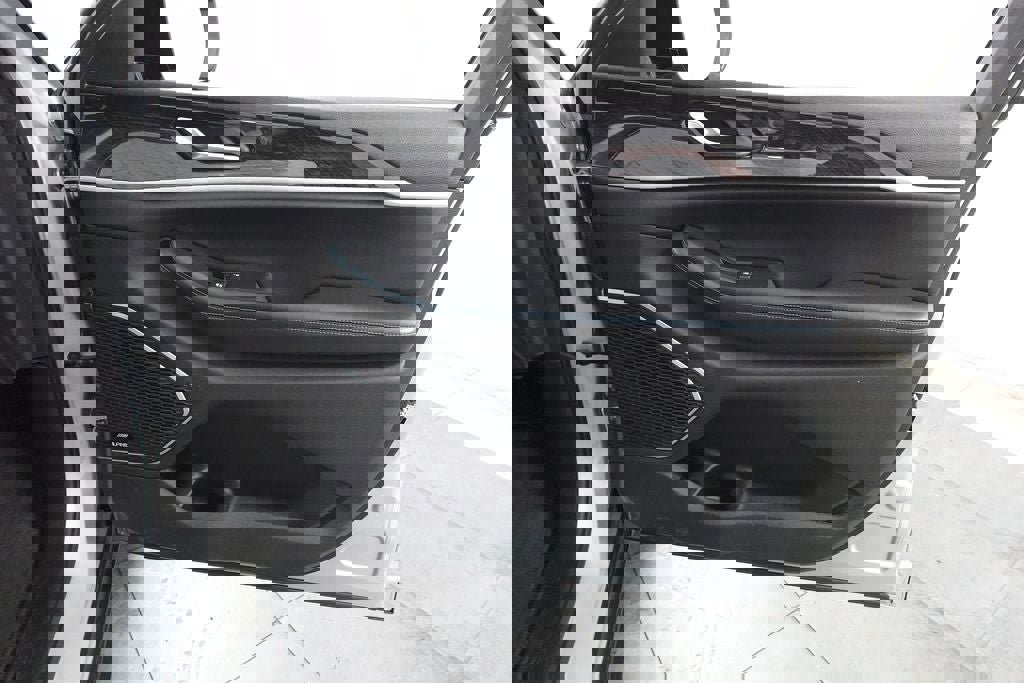 Used 2023 Jeep Grand Cherokee Trailhawk AWD/4WD image 31