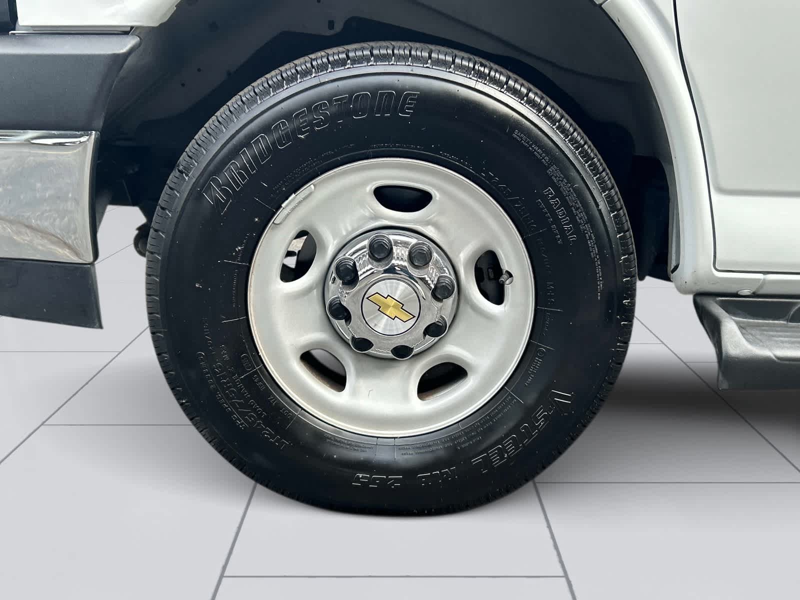 Used 2025 Chevrolet Express 3500 LT w/ LT Preferred Equipment Group RWD image 9