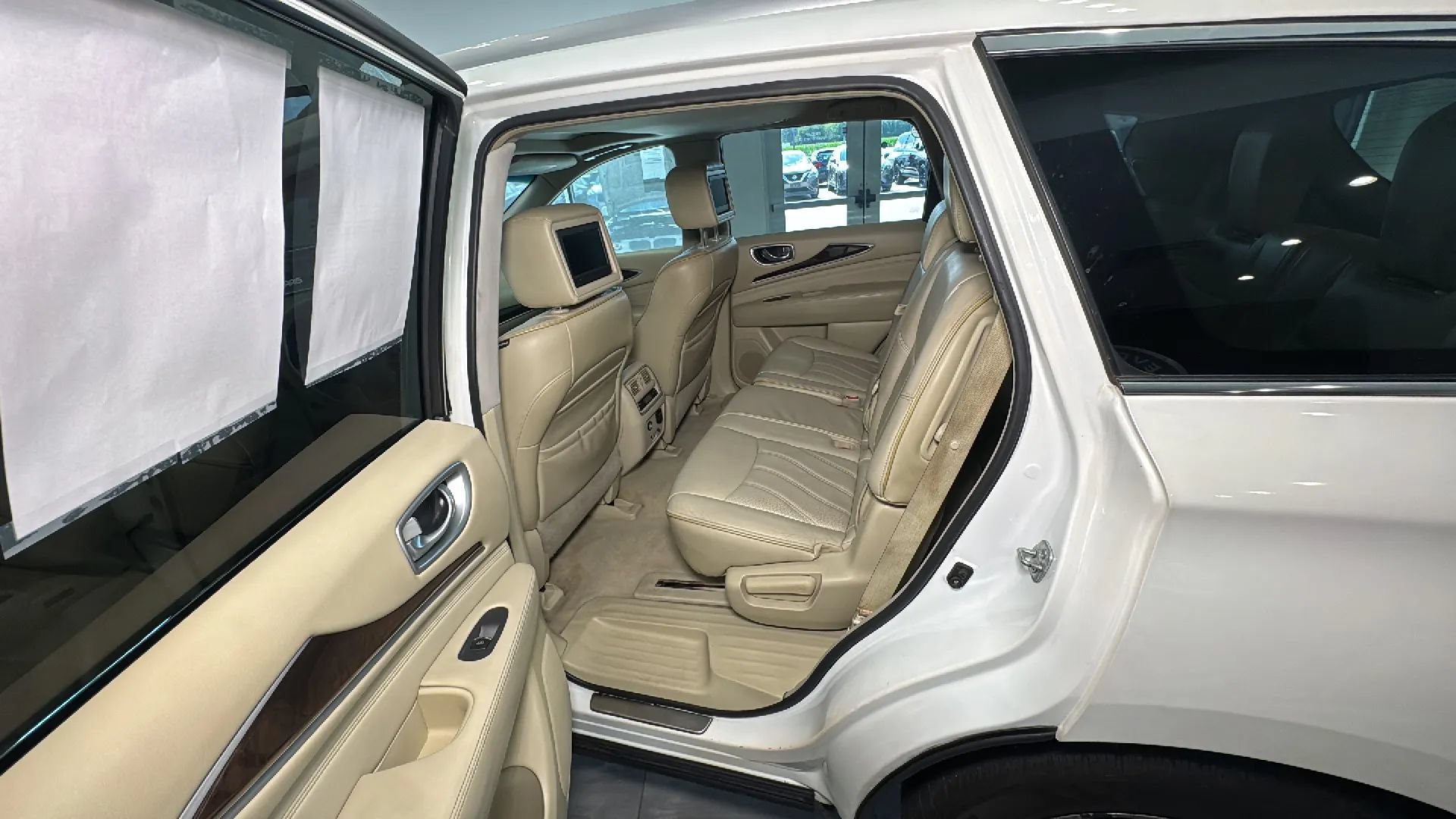 Used 2014 INFINITI QX60 FWD w/ Premium Plus Package image 28