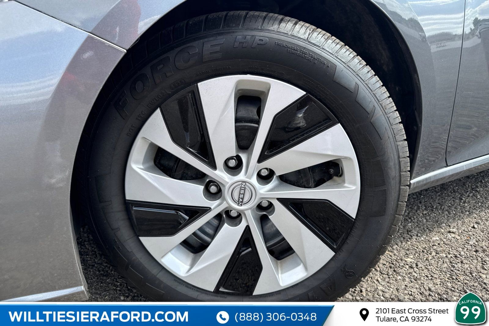 Used 2025 Nissan Altima 2.5 S FWD image 33
