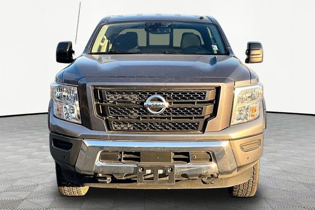 Used 2021 Nissan Titan SV w/ SV Convenience Package image 2