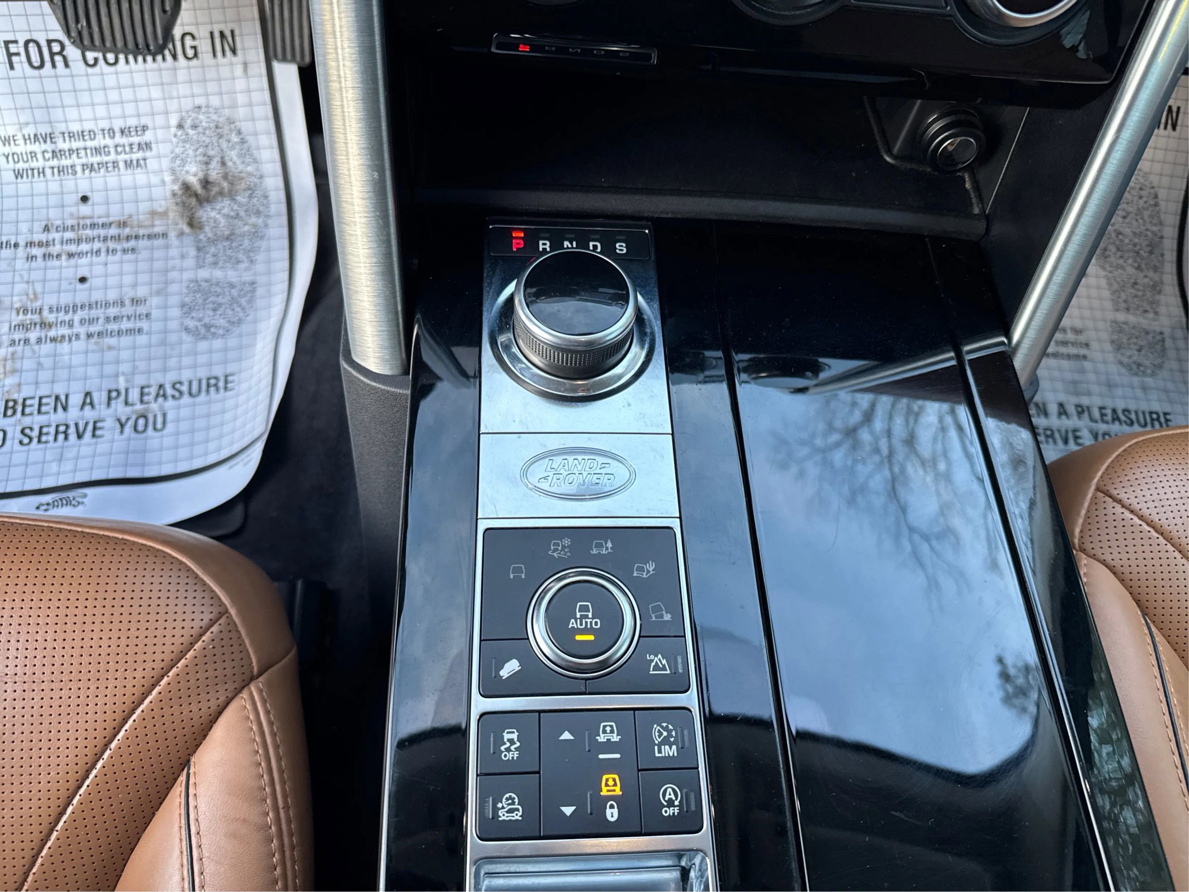 Used 2018 Land Rover Discovery HSE Luxury image 19