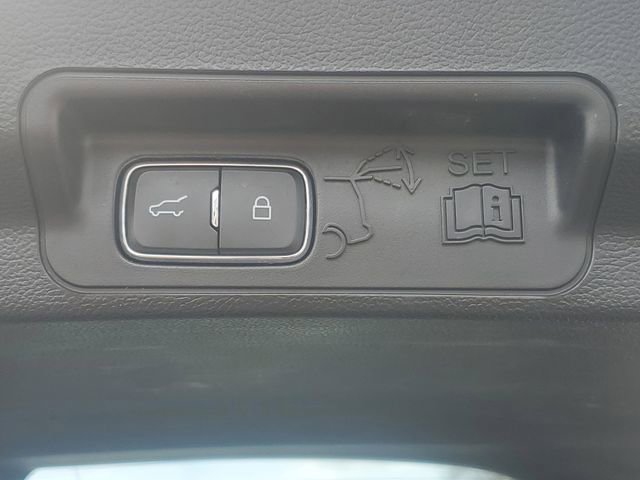 Certified 2023 Ford Explorer XLT w/ Equipment Group 202A AWD/4WD image 9