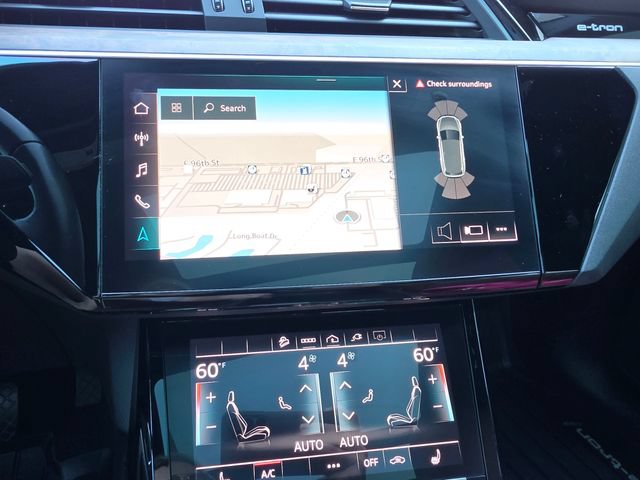 Used 2022 Audi e-tron Premium w/ Towing Package AWD/4WD image 57