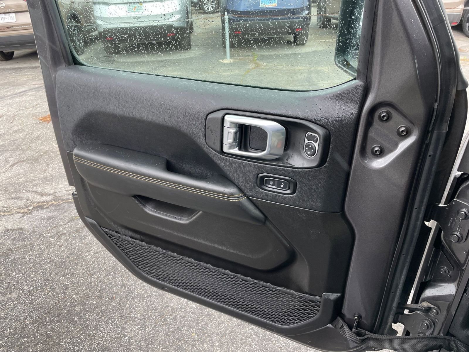 Used 2025 Jeep Wrangler Sahara image 20