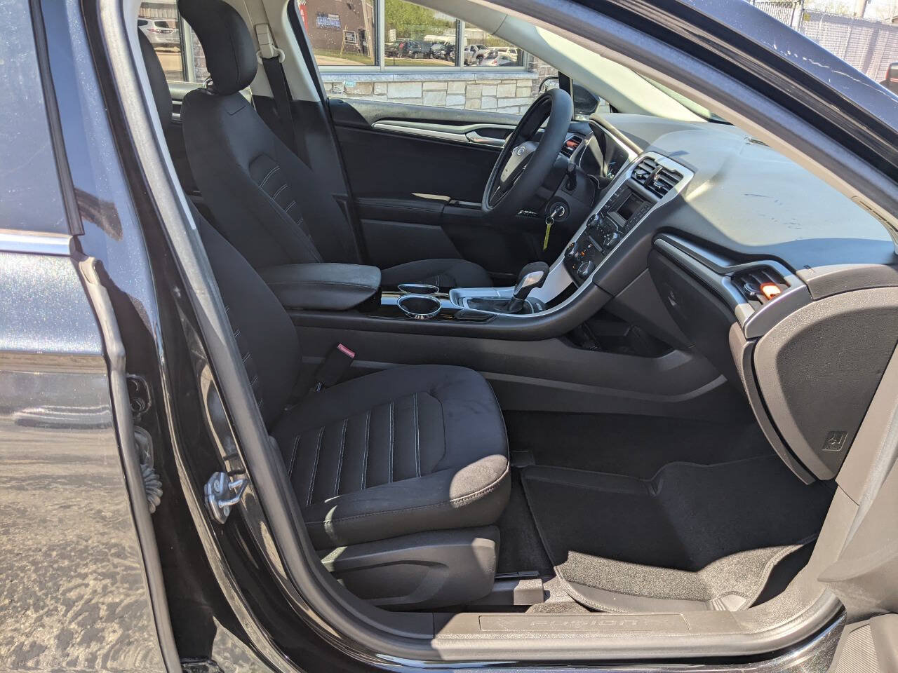 Used 2013 Ford Fusion SE FWD image 14