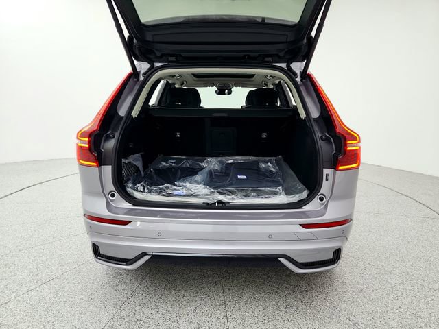 New 2026 Volvo XC60 B5 Ultra w/ Climate Package image 15