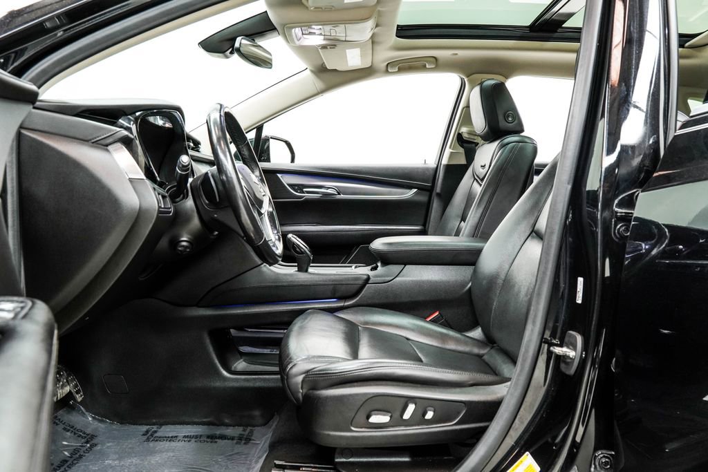 Used 2019 Cadillac XT5 Premium Luxury image 16