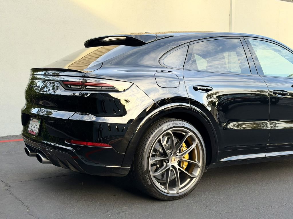 Used 2023 Porsche Cayenne Turbo S AWD/4WD image 5