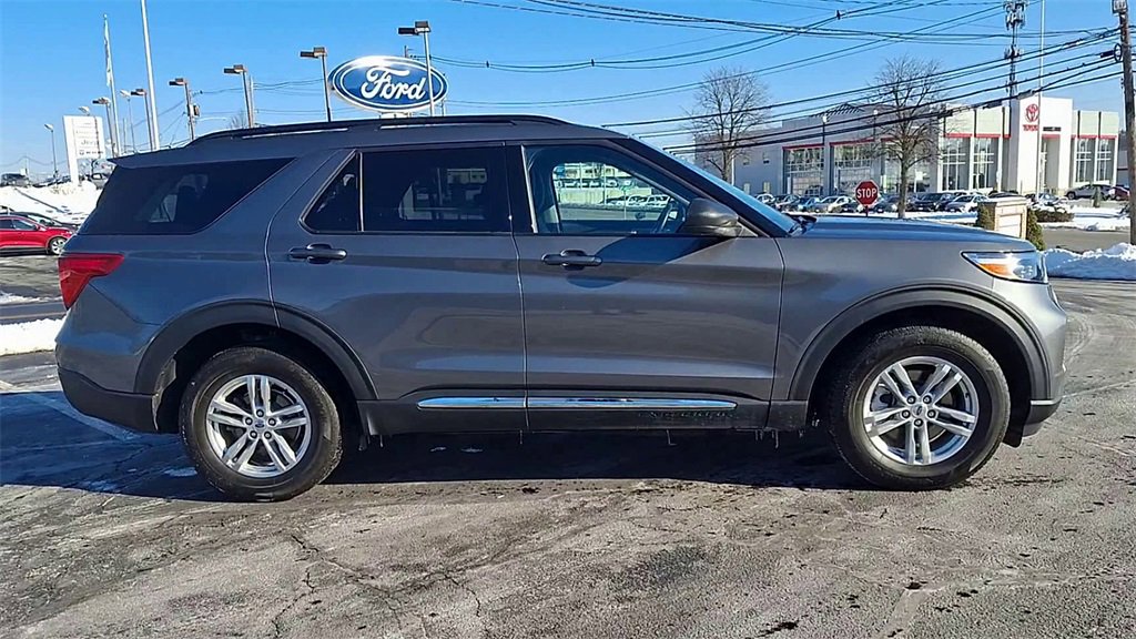 Certified 2023 Ford Explorer XLT image 9