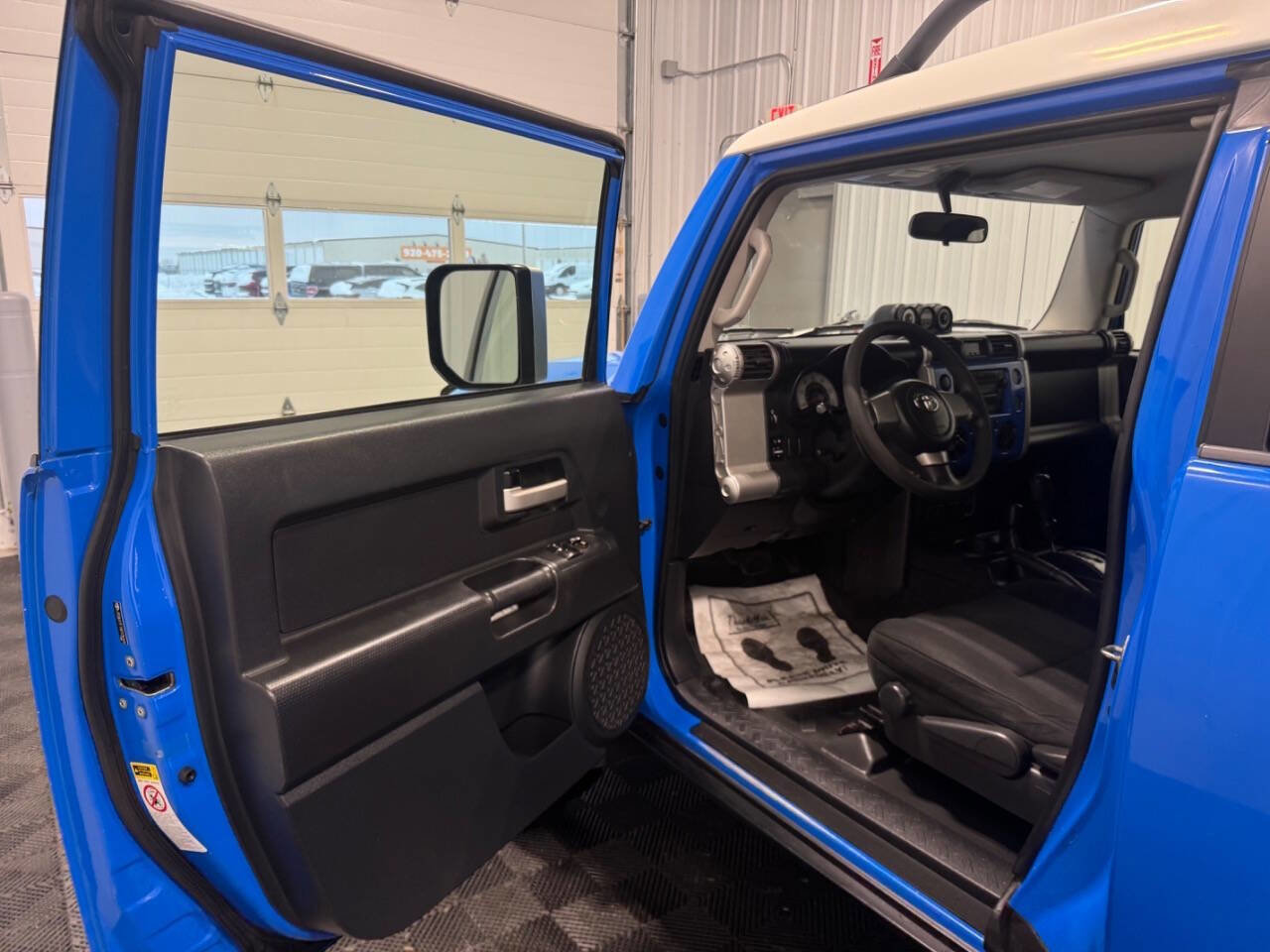 Used 2008 Toyota FJ Cruiser 4WD image 8