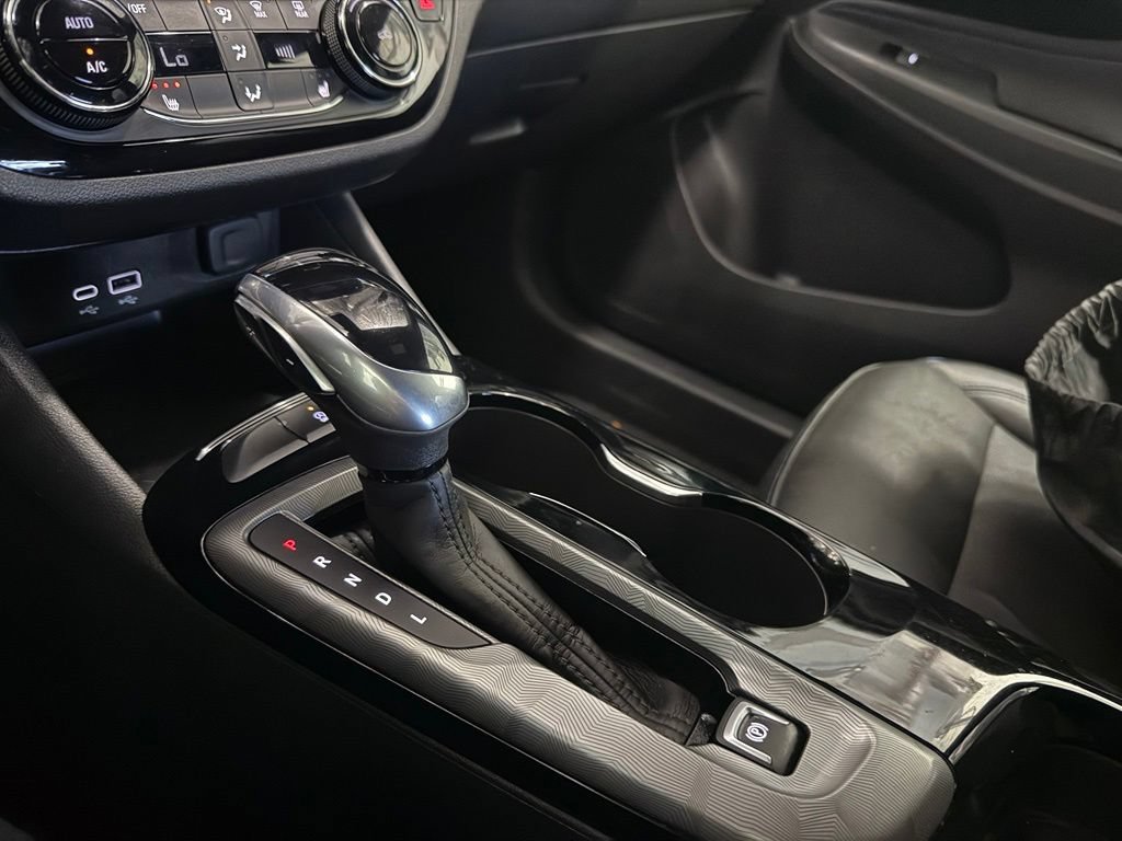 Used 2025 Buick Envista Sport Touring w/ Experience Buick Package FWD image 19