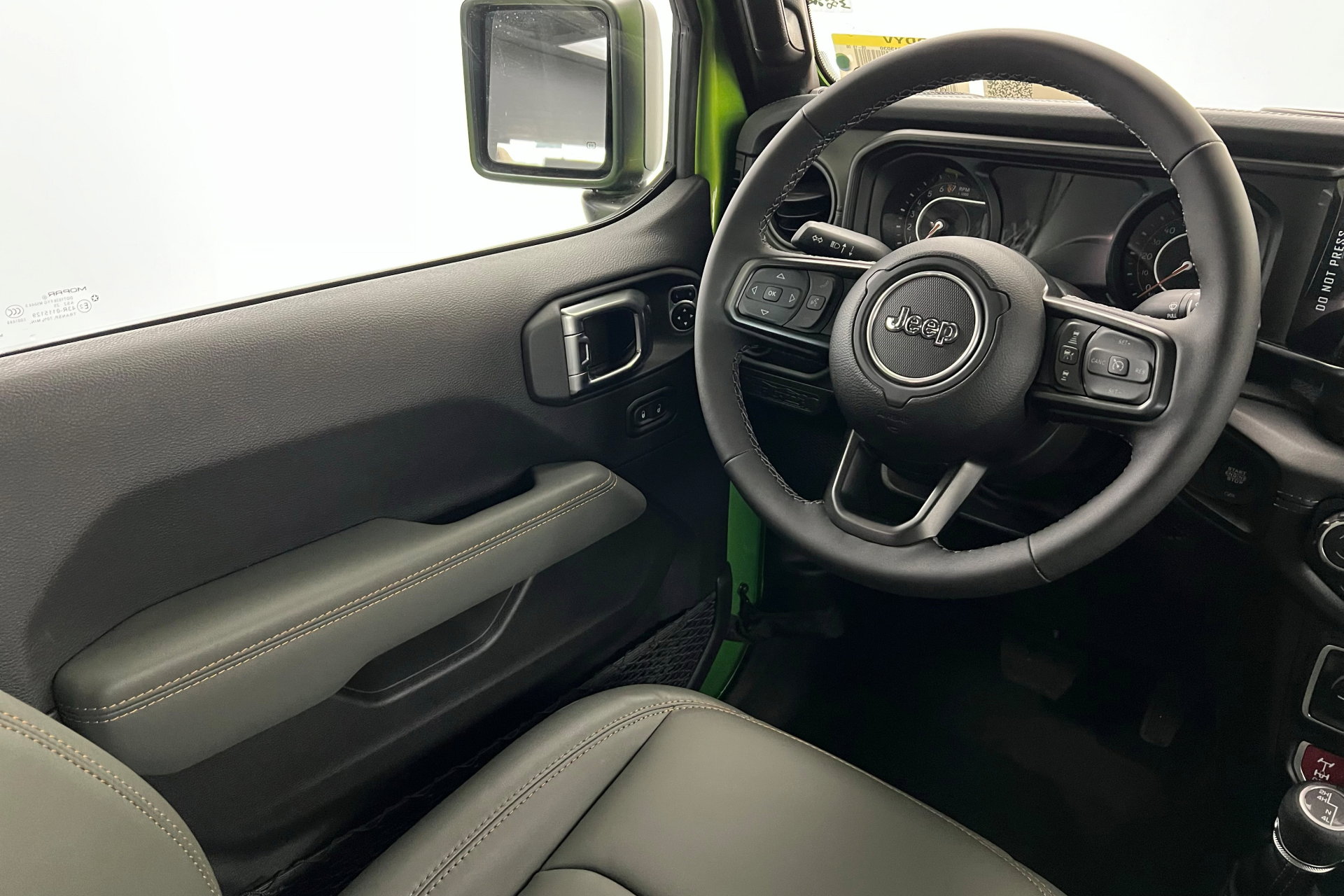 New 2025 Jeep Gladiator Mojave w/ Convenience Group image 11