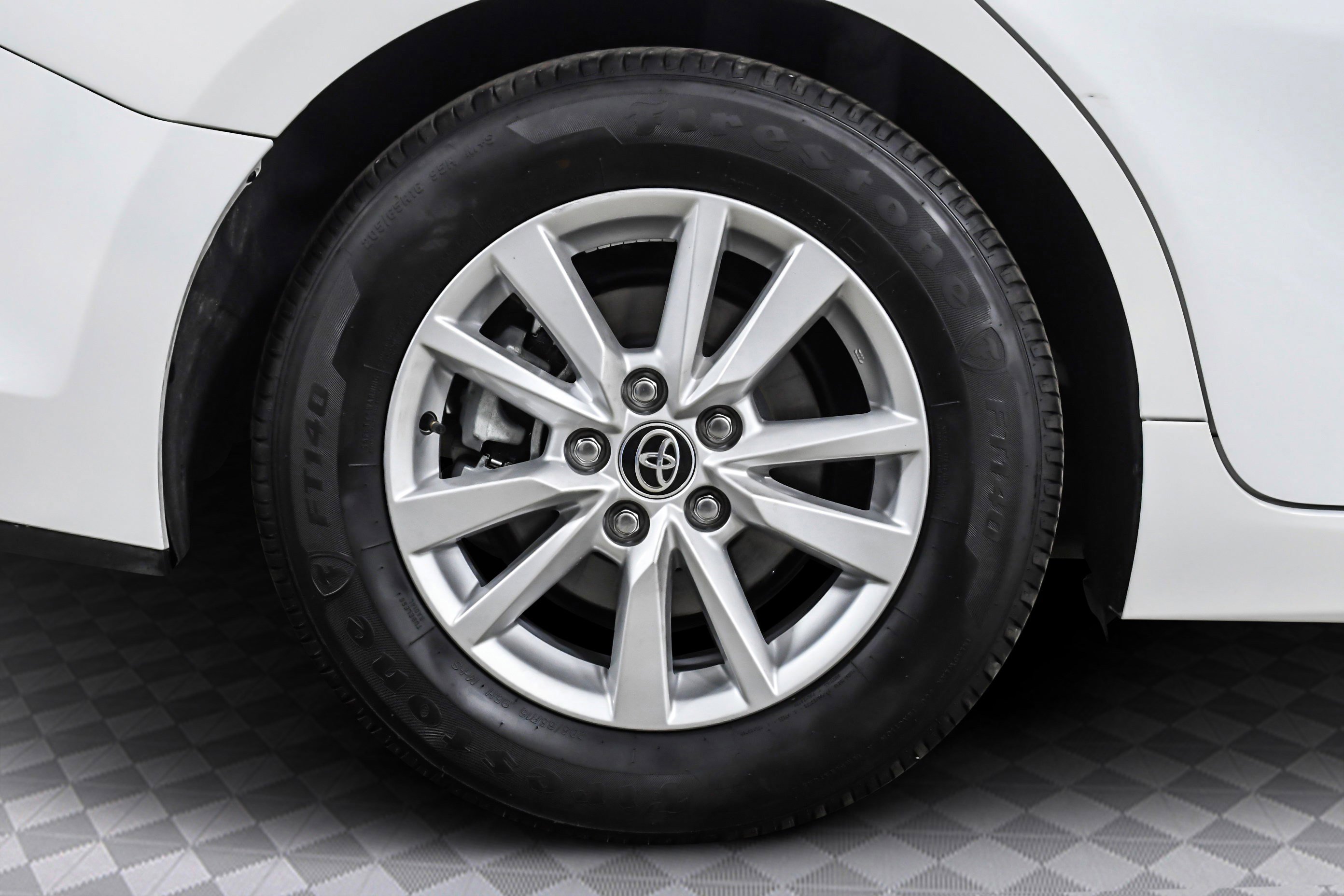 Used 2025 Toyota Camry LE image 33