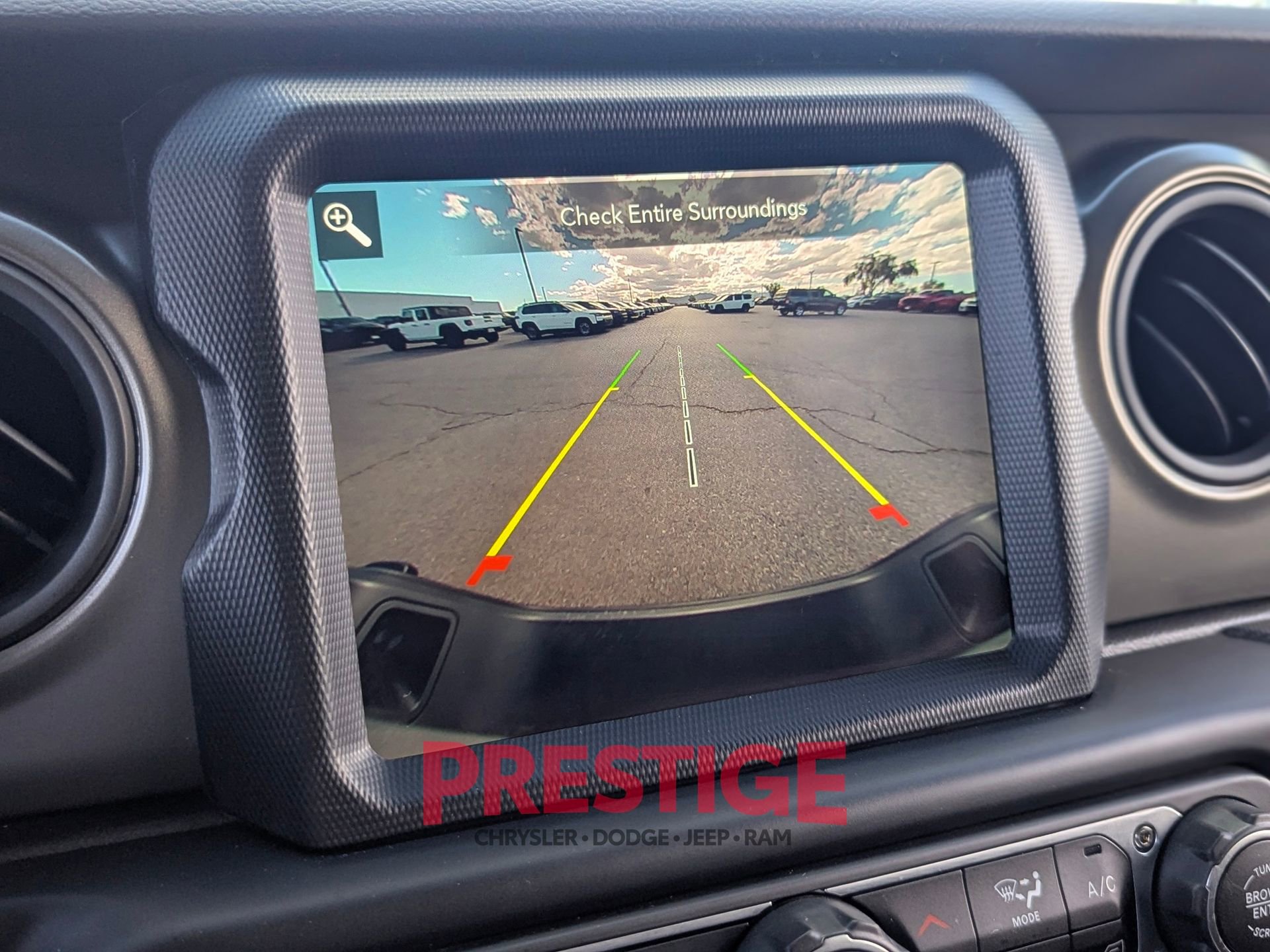 Used 2023 Jeep Gladiator Sport AWD/4WD image 28