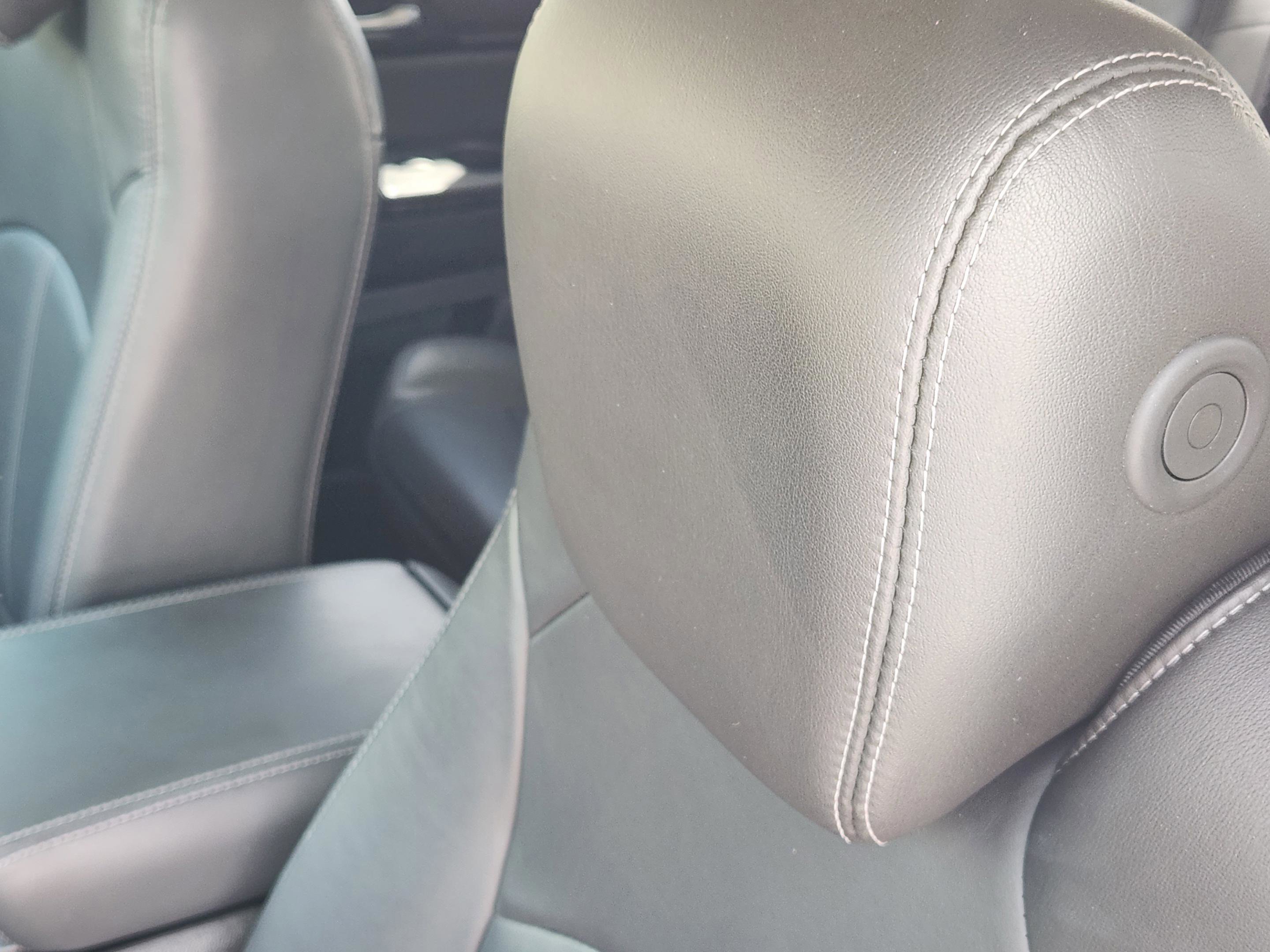 Used 2015 GMC Acadia SLT image 11