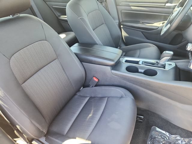 Certified 2025 Nissan Altima 2.5 SV FWD image 11