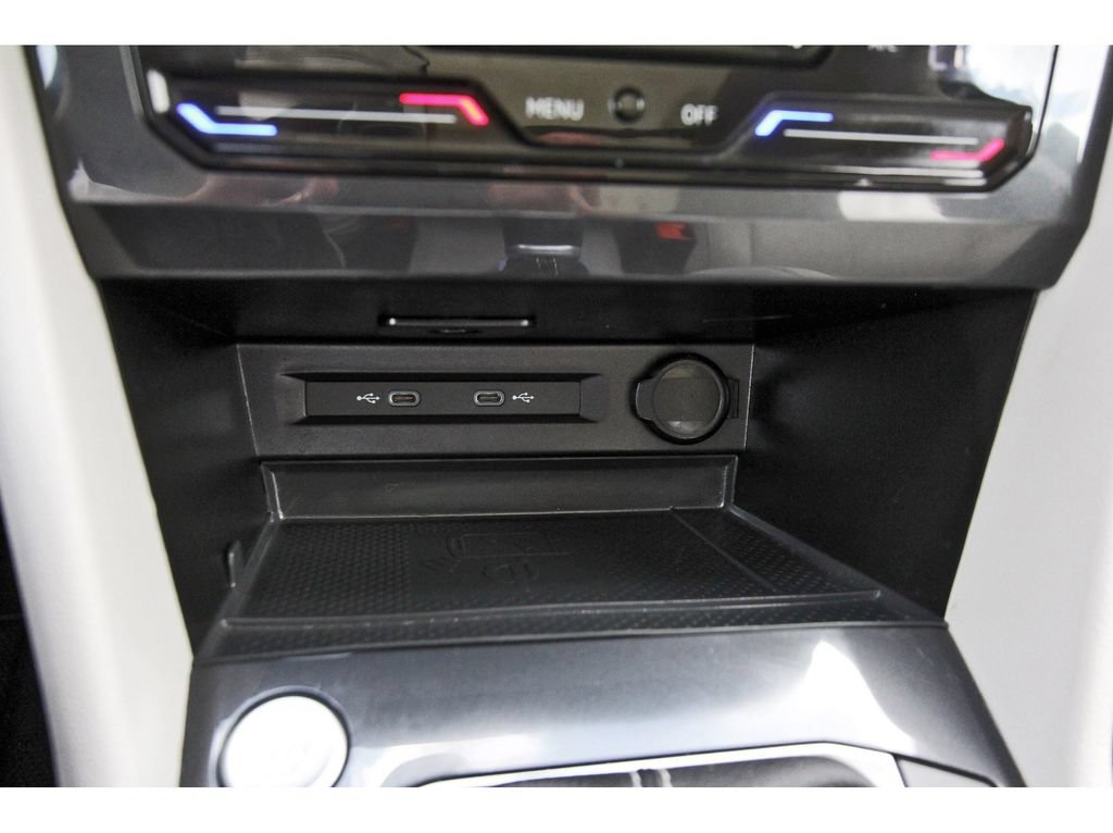 Used 2024 Volkswagen Tiguan SE w/ Panoramic Sunroof Package AWD/4WD image 27